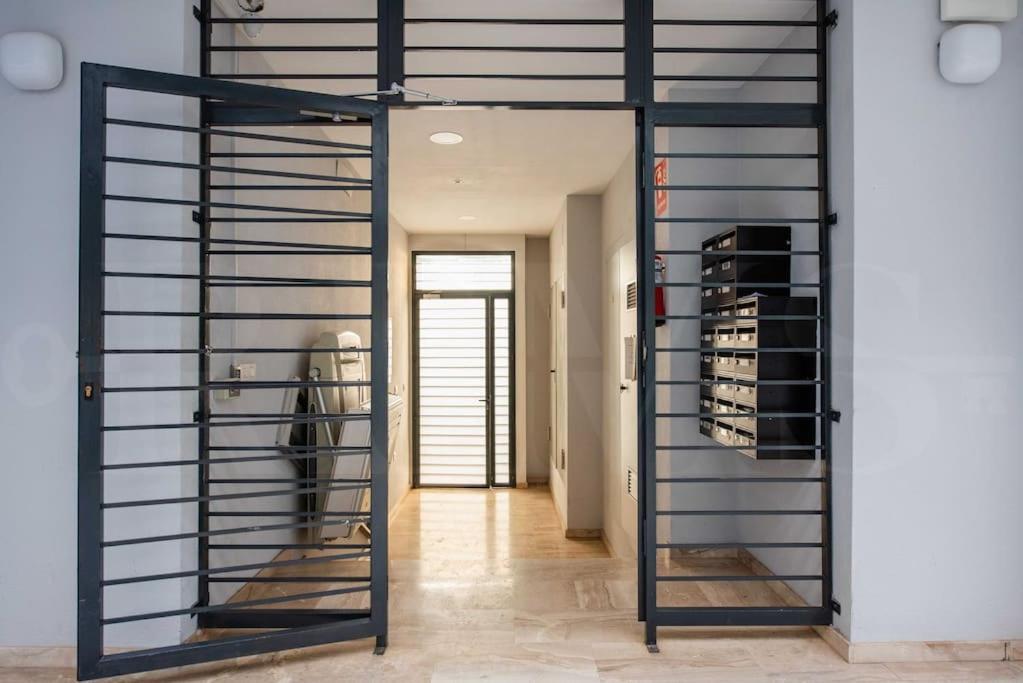 Contemporary Minimalist Apartment By Rems Málaga Exterior foto