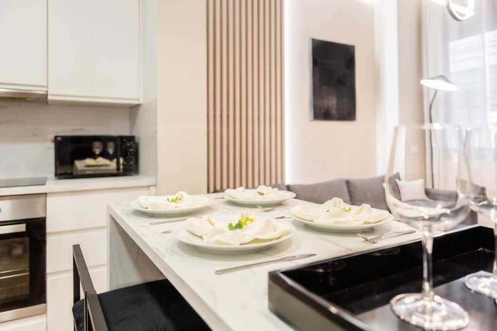 Contemporary Minimalist Apartment By Rems Málaga Exterior foto