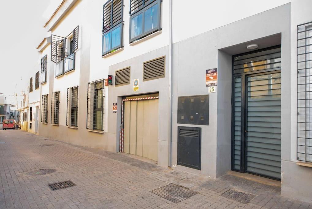 Contemporary Minimalist Apartment By Rems Málaga Exterior foto