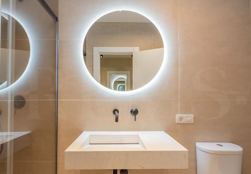 Contemporary Minimalist Apartment By Rems Málaga Exterior foto