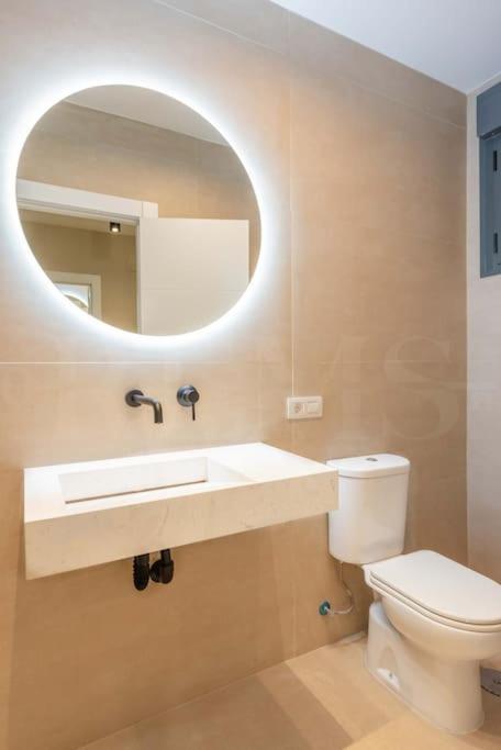 Contemporary Minimalist Apartment By Rems Málaga Exterior foto